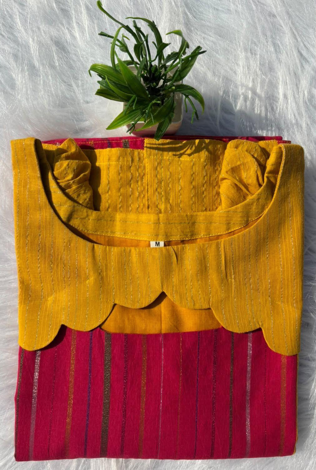 LSV 519 [ Stunning mustard yellow body with vibrant pink central panel and beautiful scallop design