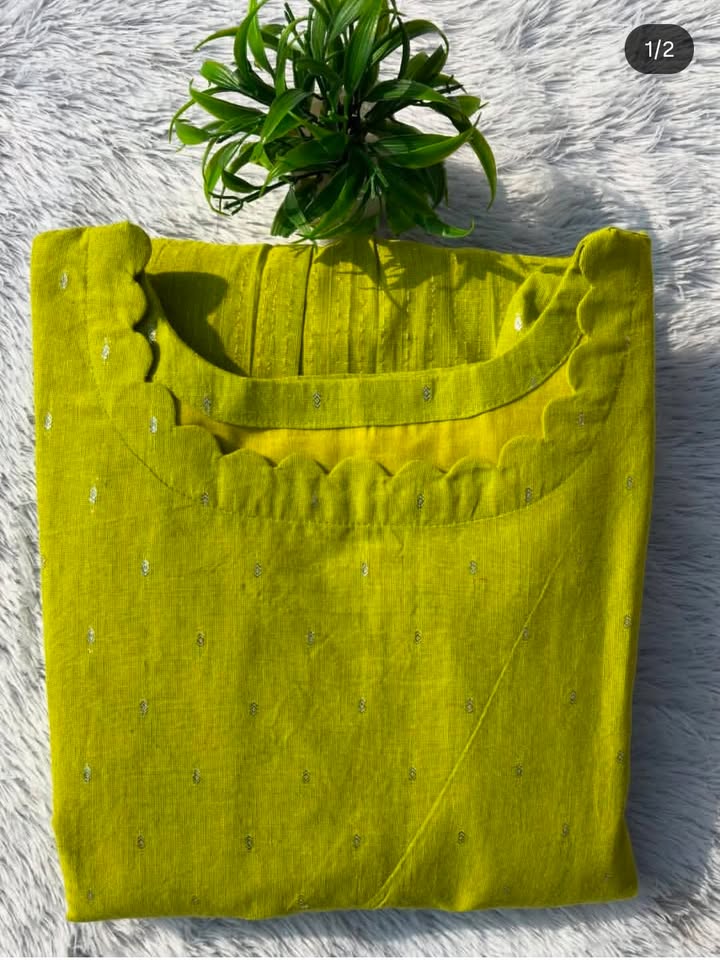 MX34 [ The vibrant light parrot green with a hint of lime yellow