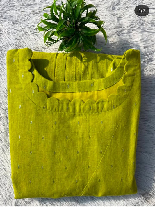 MX34 [ The vibrant light parrot green with a hint of lime yellow