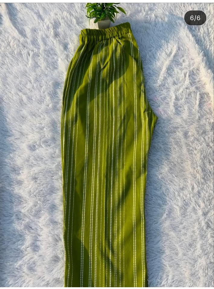 KS 14 [[GREEN] Olive green blended with soft ivory]