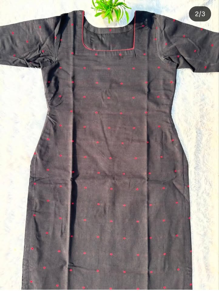 LSV 448 [ Black with a bold red touch ]