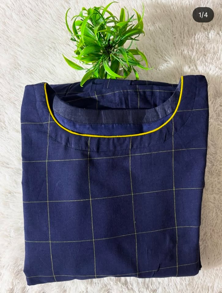 MX26 [ Deep navy elegance finished with sunshine yellow rose buds ]