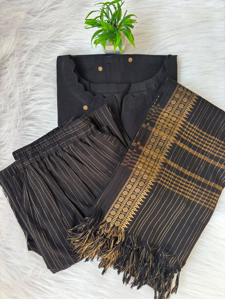 KS 18 [ Experience the luxury of this black lurex set ]