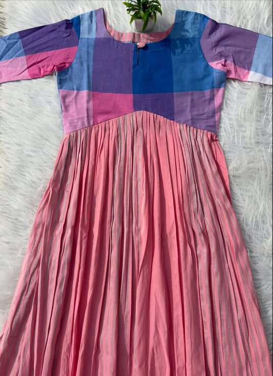 MX 52 [ A splash of playful checks meets the romance of soft pink ]